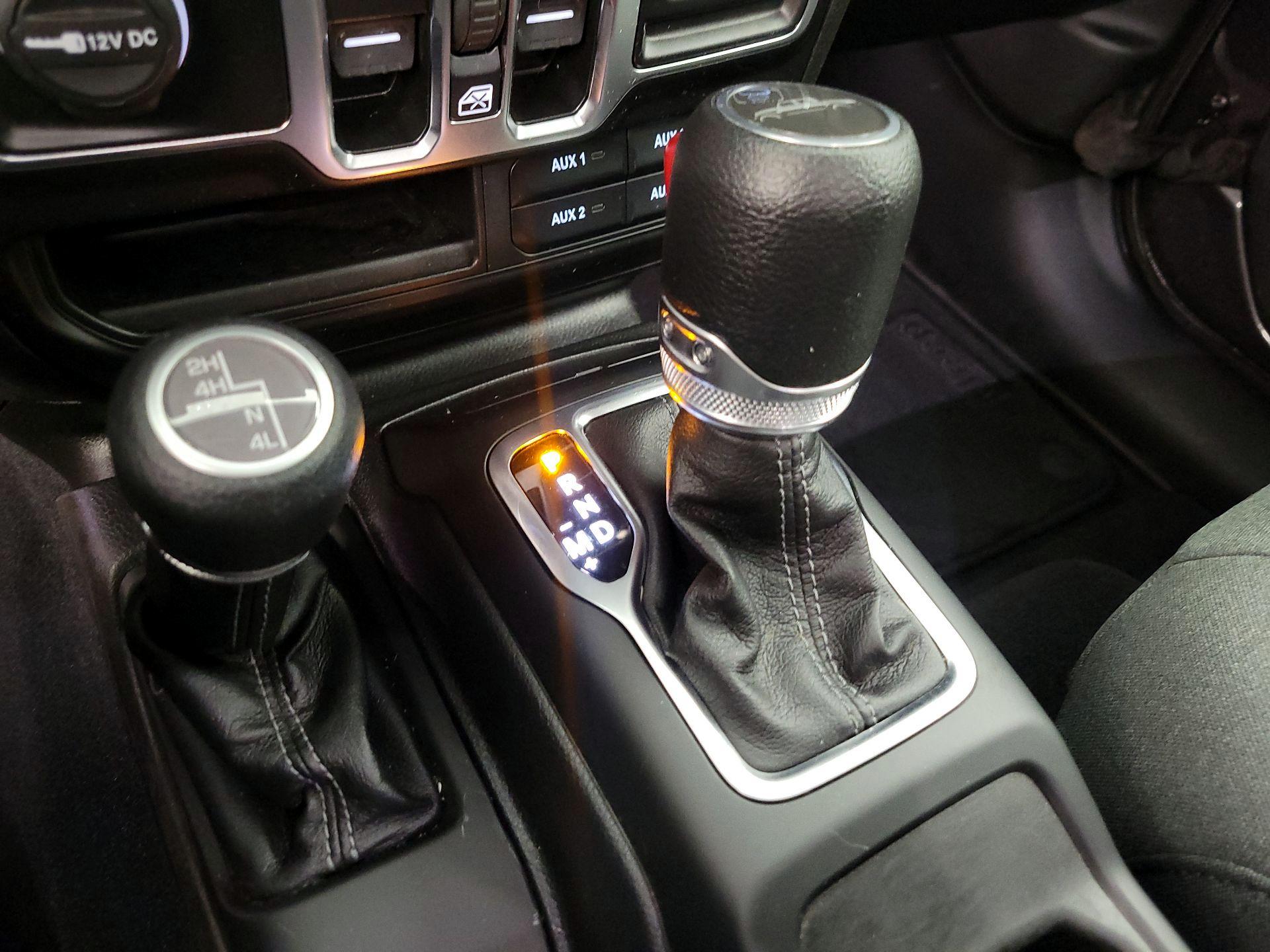 Thumbnail: 2025 Jeep Gladiator - 17