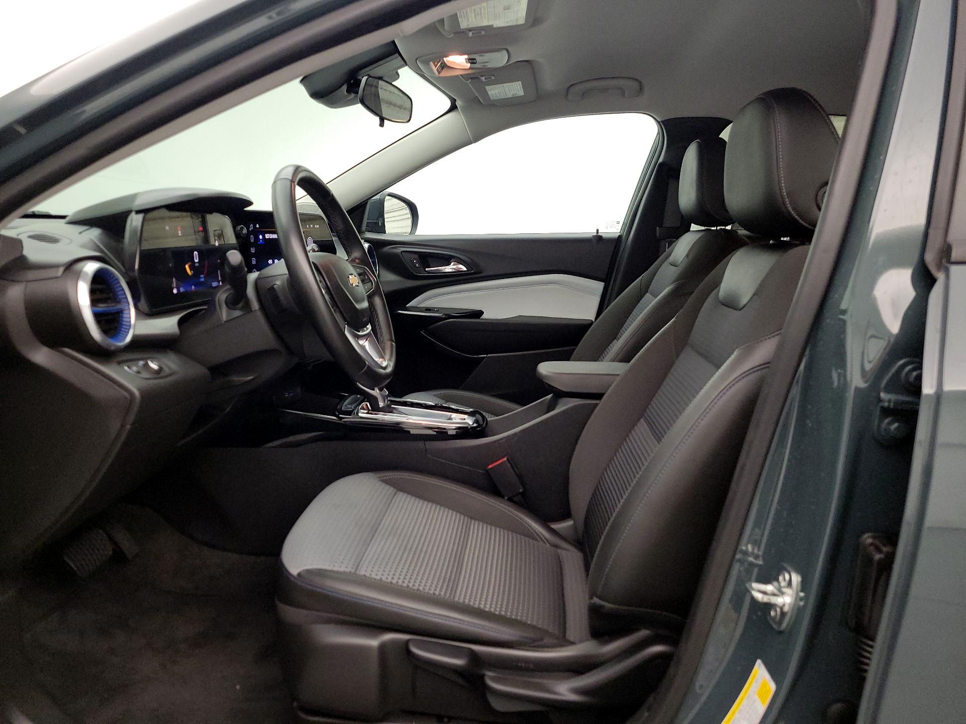 Thumbnail: 2025 Chevrolet Trax - 11