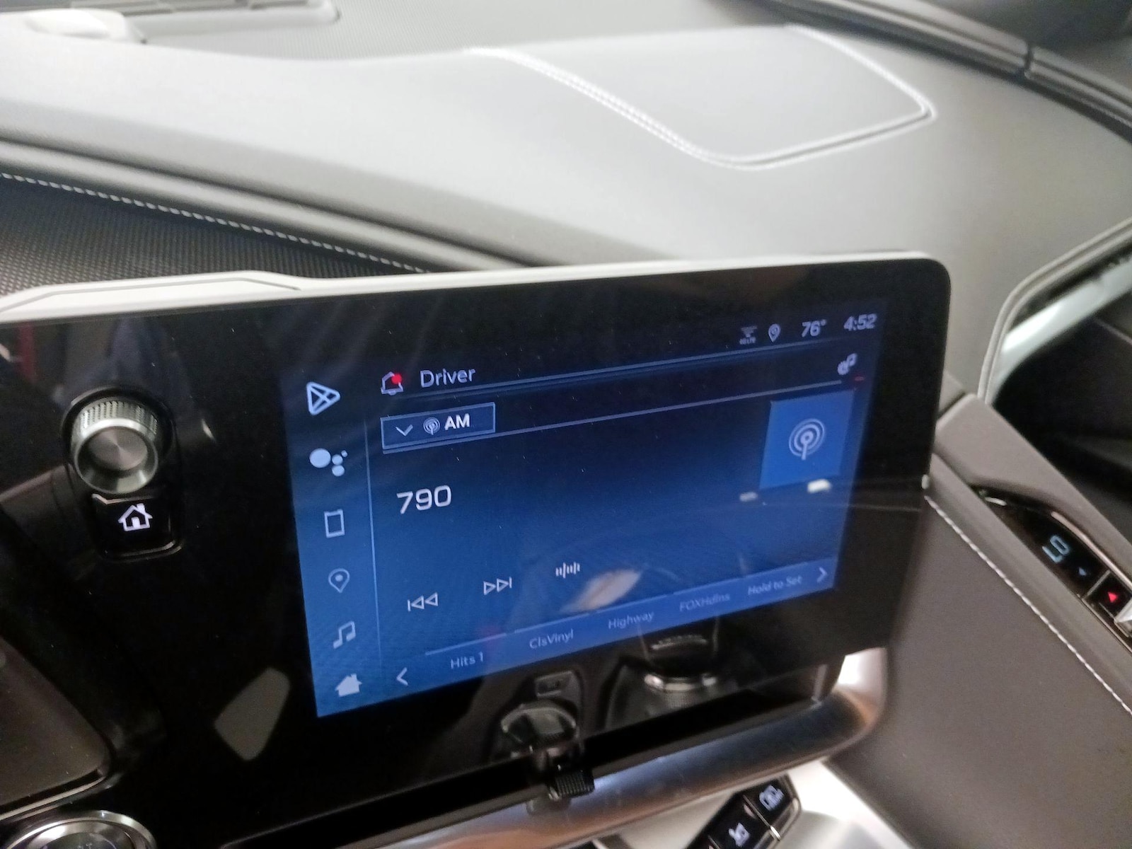 2024 Chevrolet Corvette 2LT - Photo 17