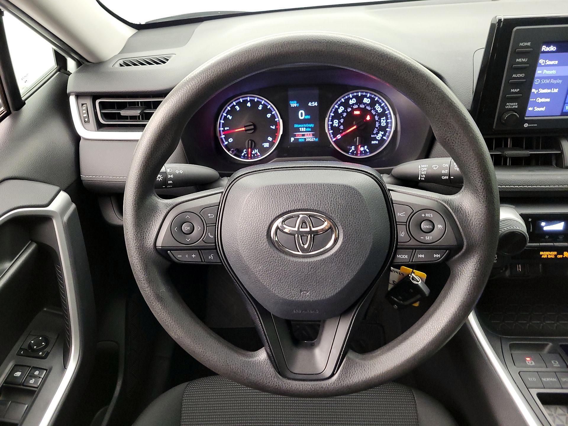 Thumbnail: 2020 Toyota RAV4 - 10