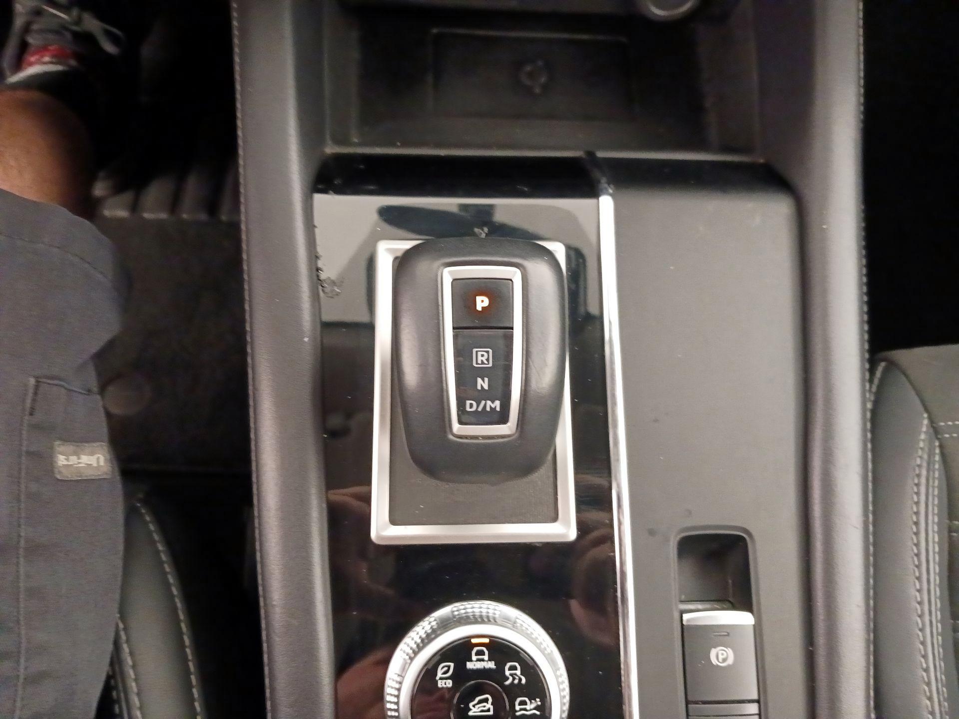 Thumbnail: 2024 Mitsubishi Outlander - 17