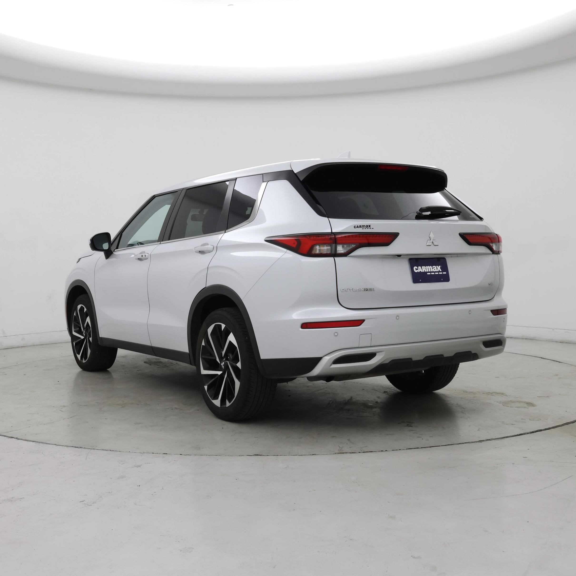 Thumbnail: 2024 Mitsubishi Outlander - 2