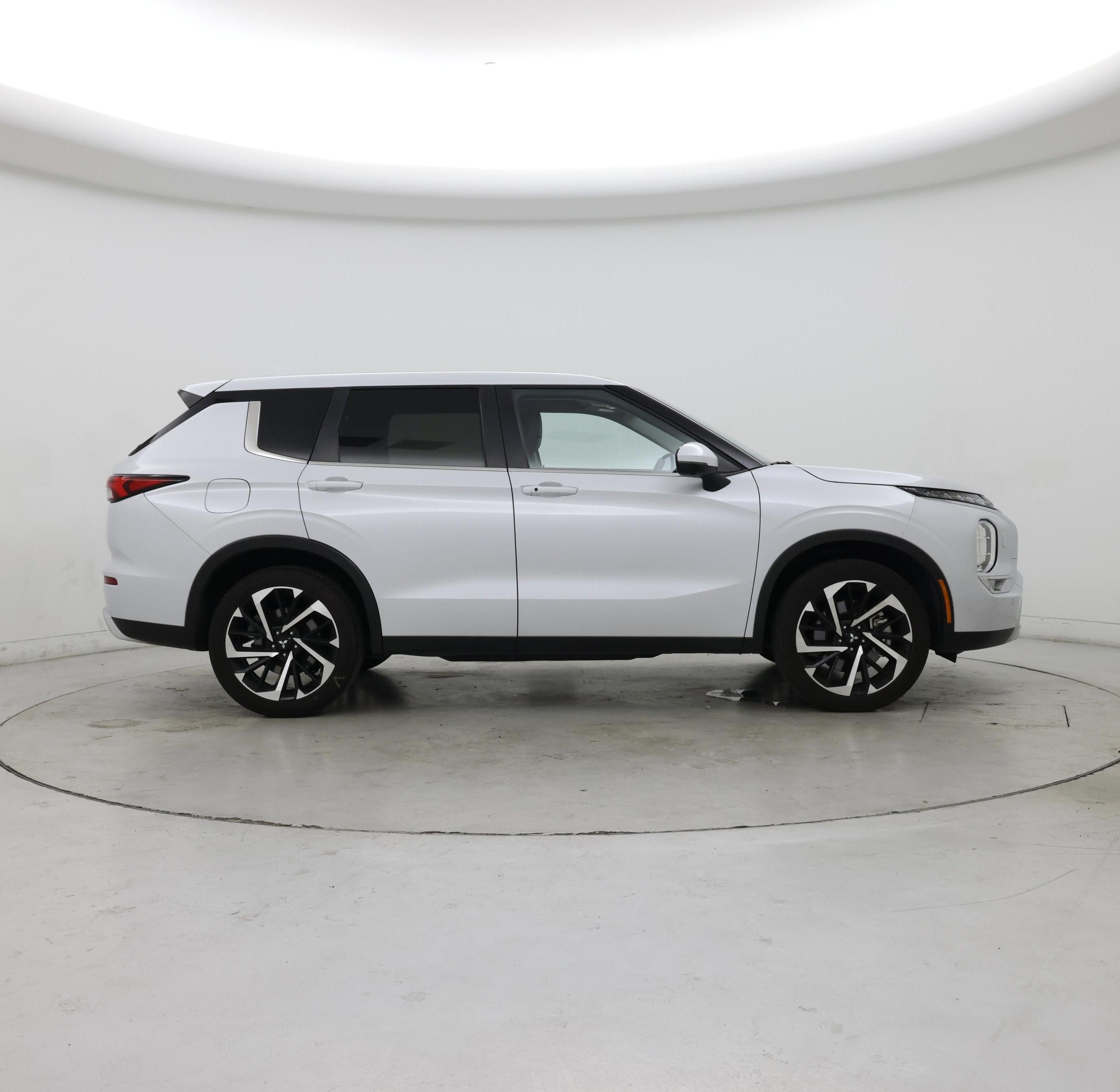 Thumbnail: 2024 Mitsubishi Outlander - 7