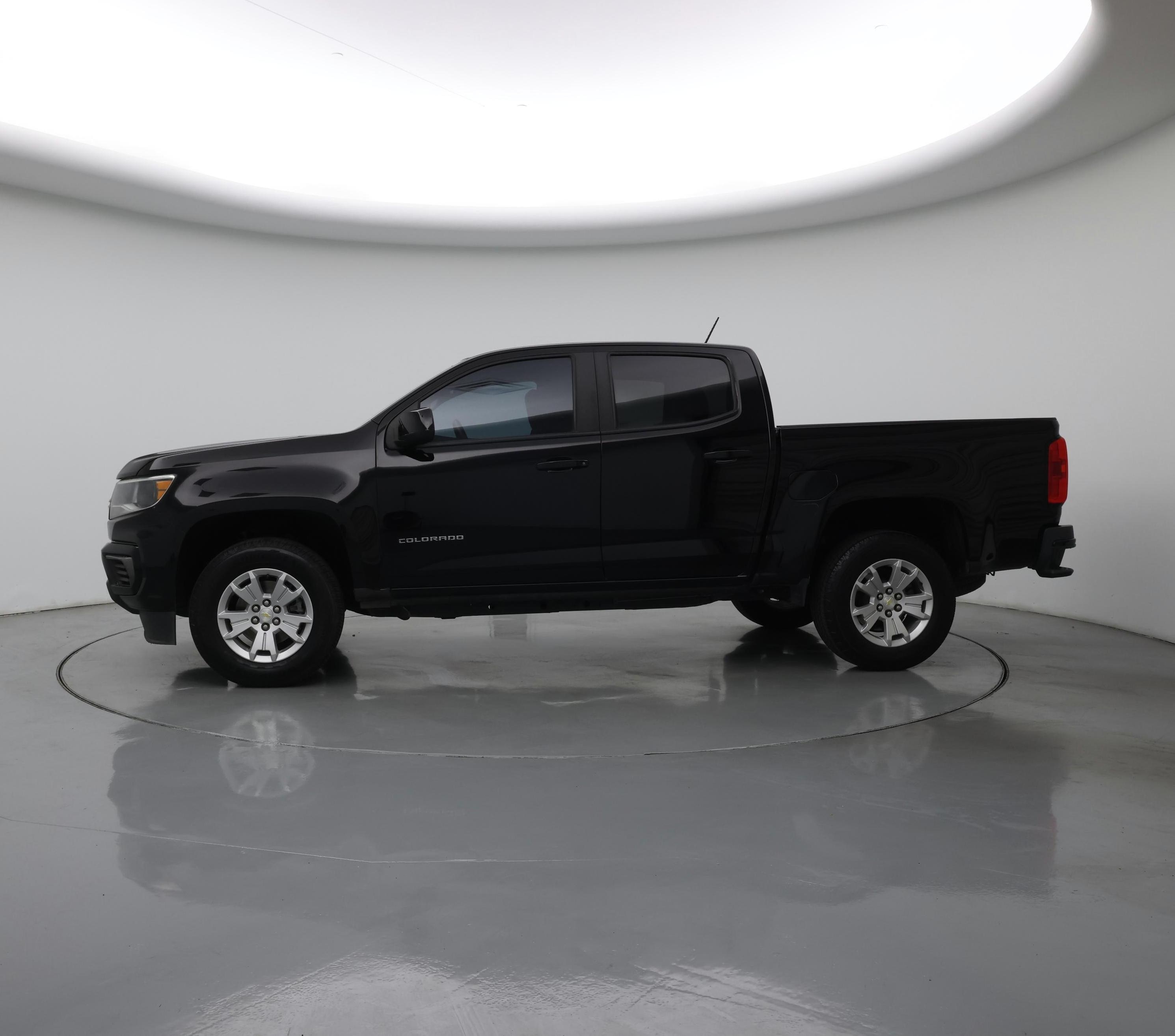 Thumbnail: 2021 Chevrolet Colorado - 3