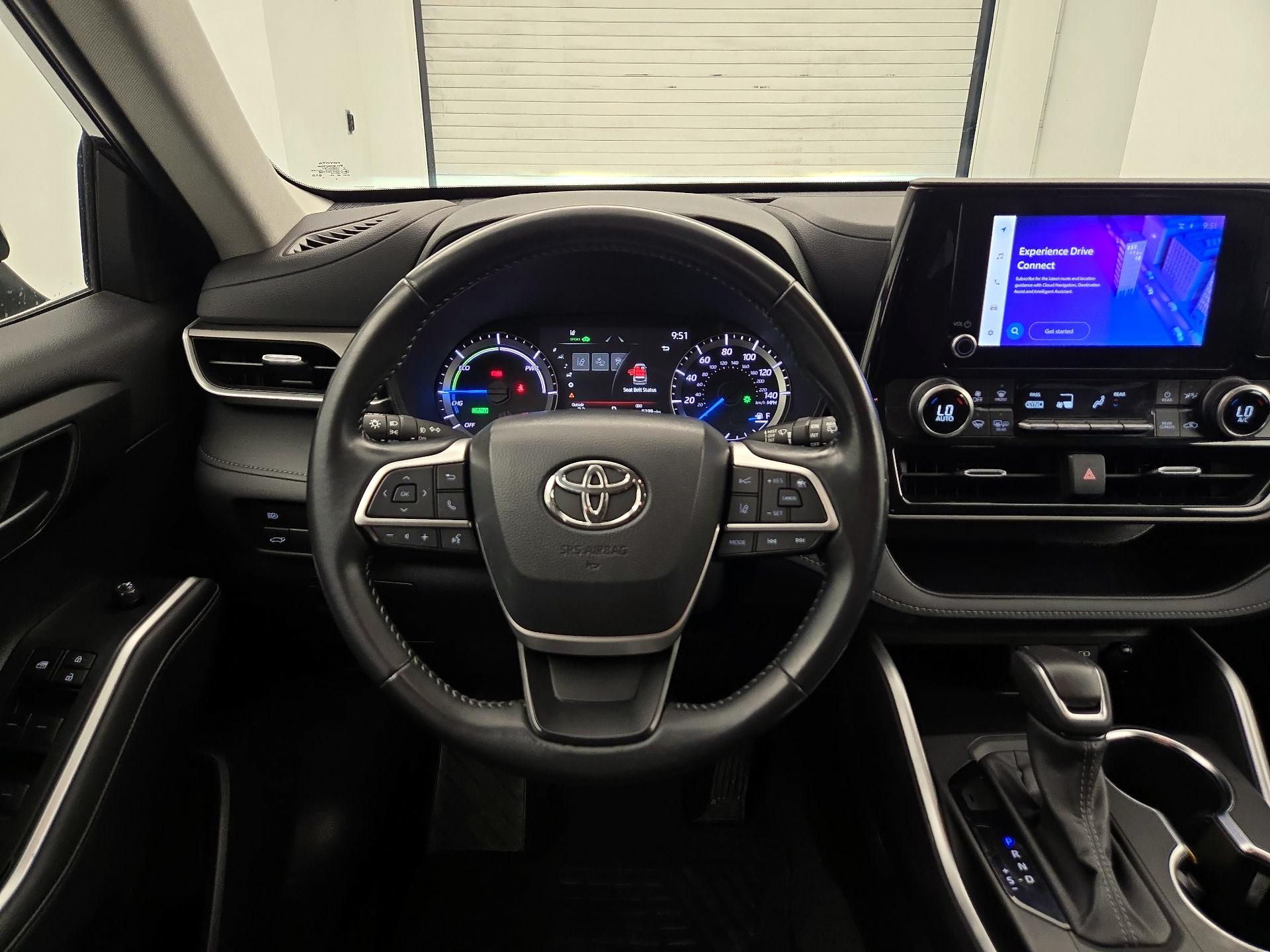 Thumbnail: 2023 Toyota Highlander - 10