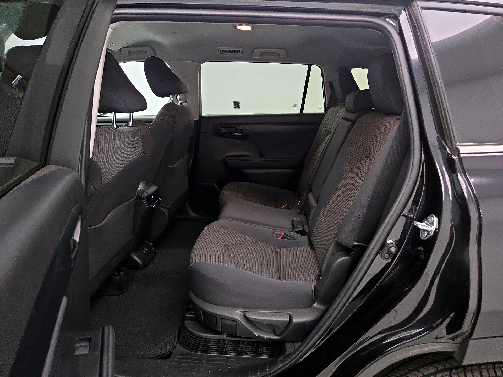Thumbnail: 2023 Toyota Highlander - 19