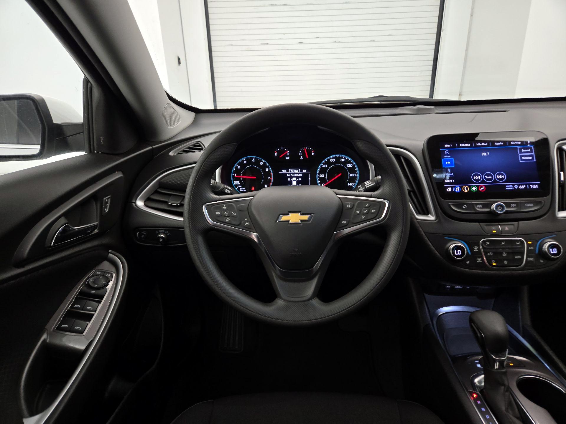 Thumbnail: 2024 Chevrolet Malibu - 10