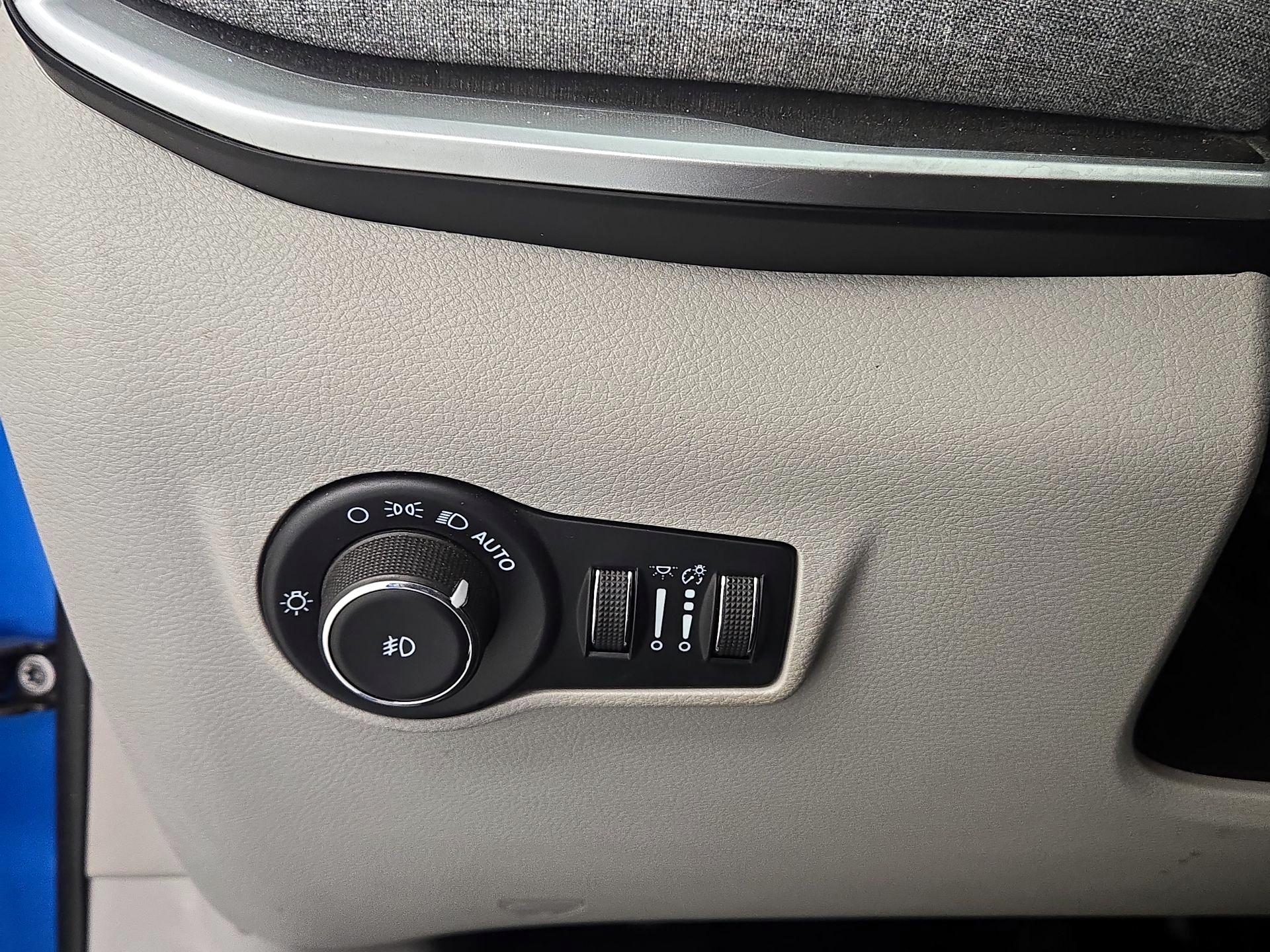 Thumbnail: 2022 Jeep Compass - 13