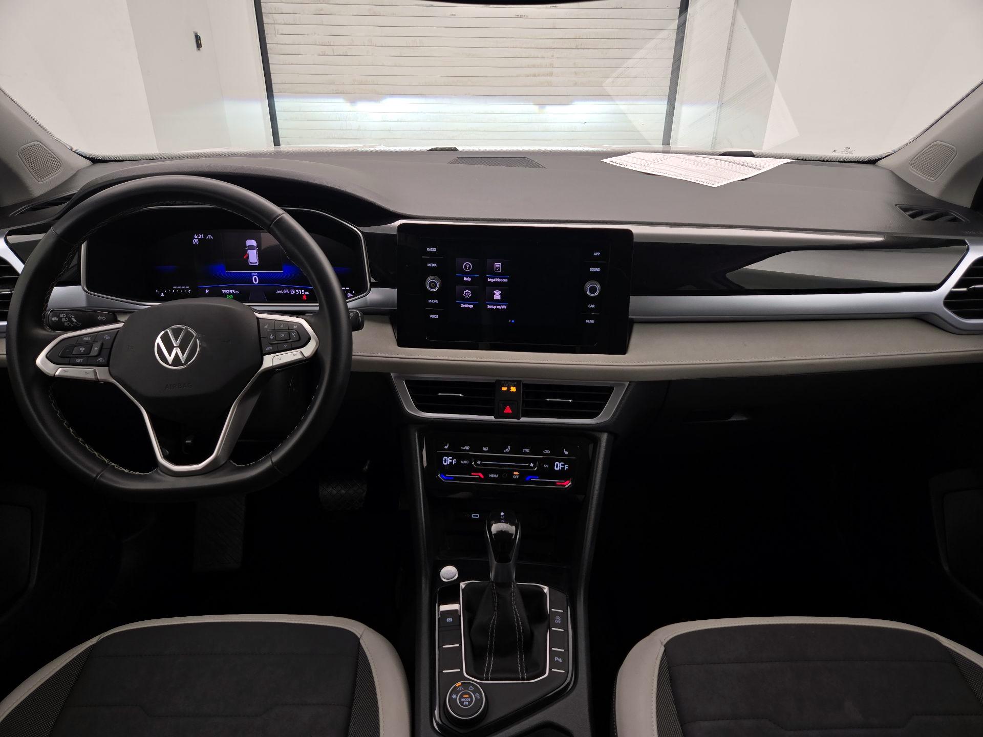 Thumbnail: 2025 Volkswagen Taos - 9