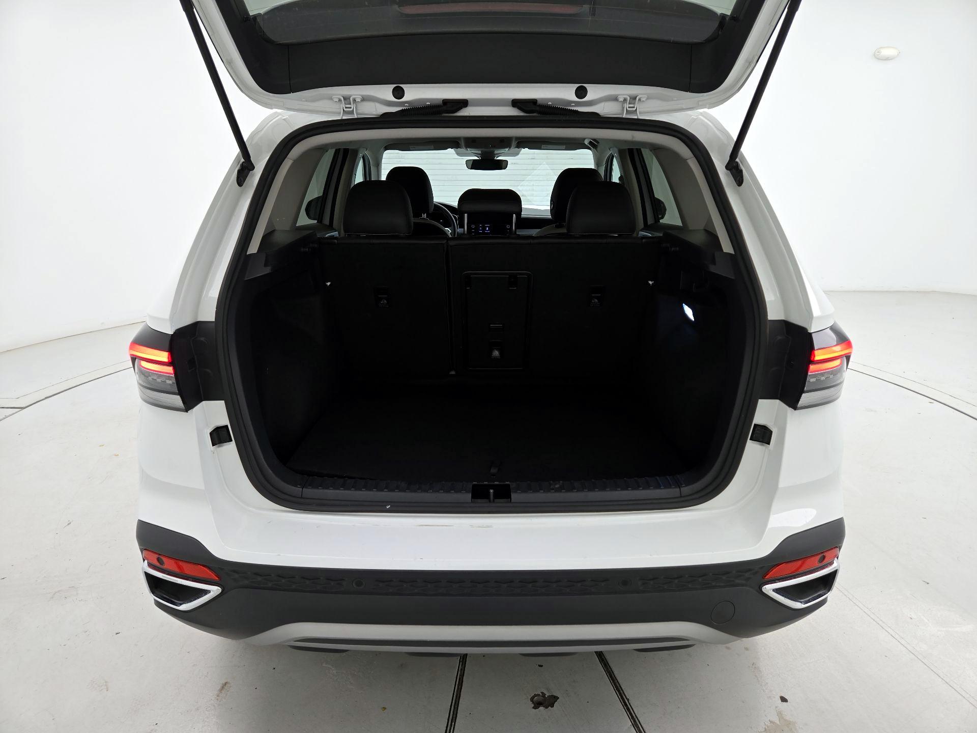 Thumbnail: 2025 Volkswagen Taos - 20