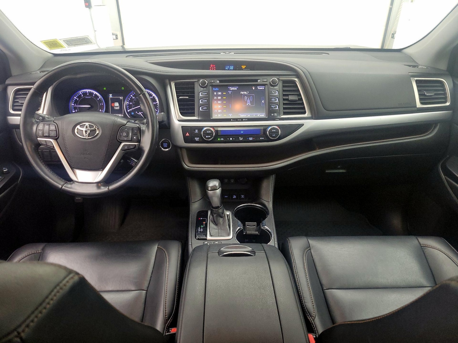 2019 Toyota Highlander XLE - Photo 10