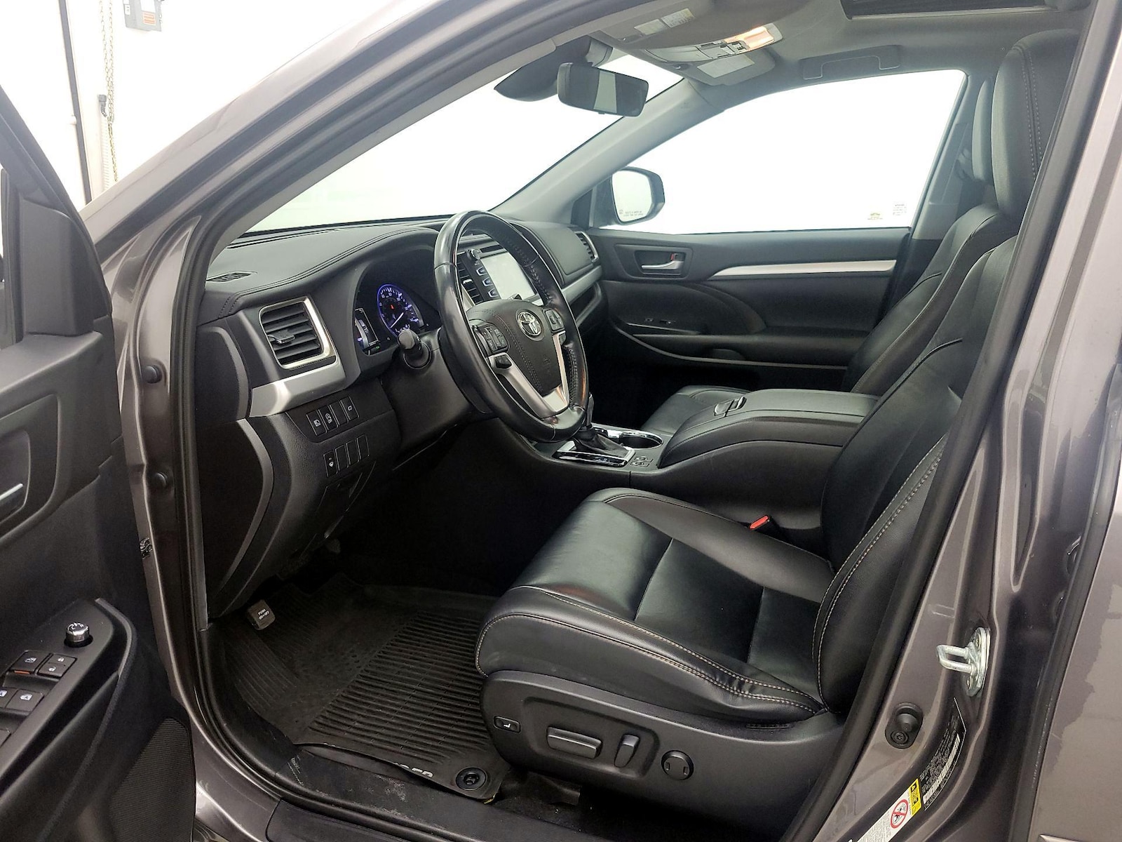 2019 Toyota Highlander XLE - Photo 12