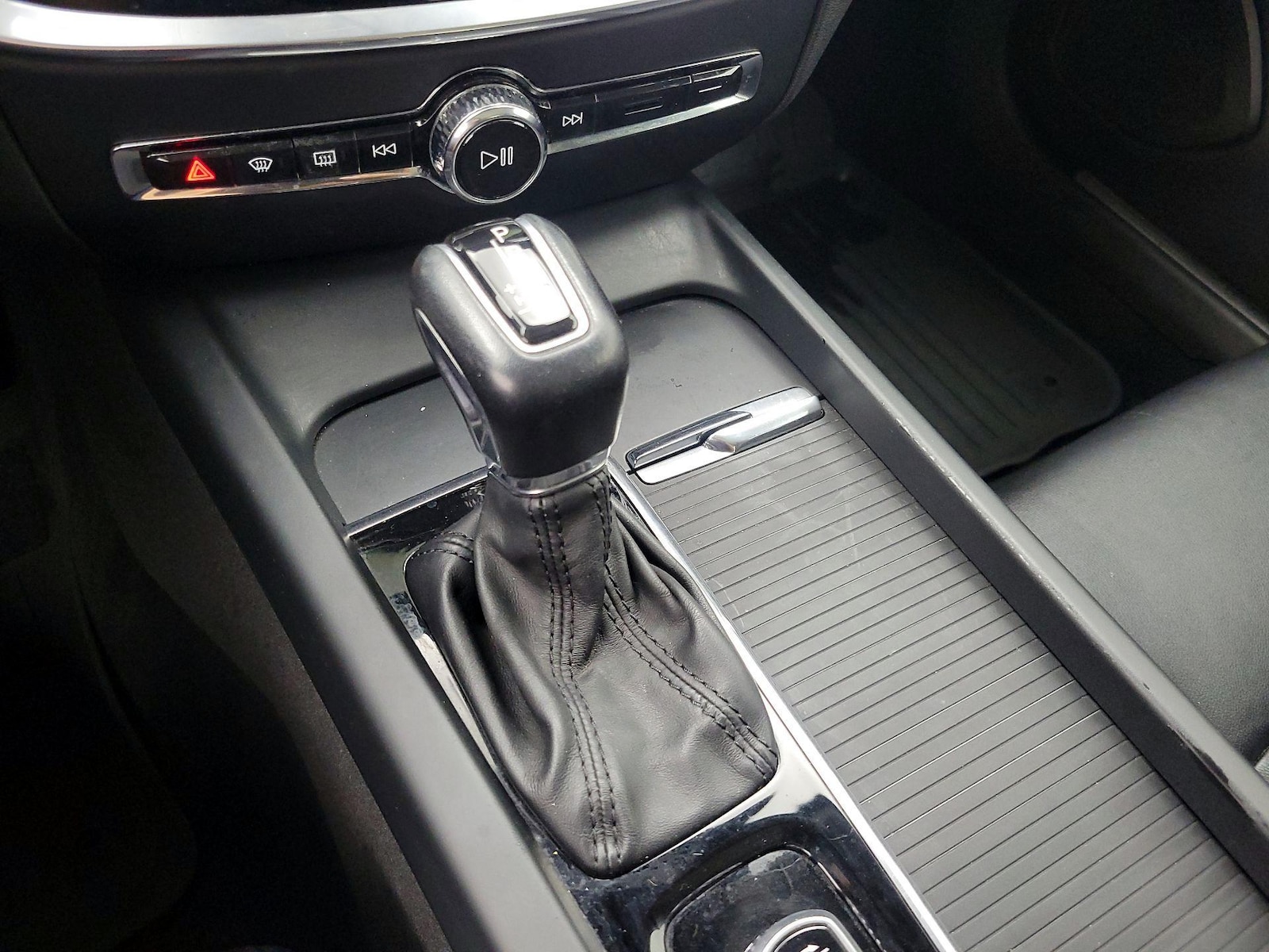 2019 Volvo S60 Momentum - Photo 19