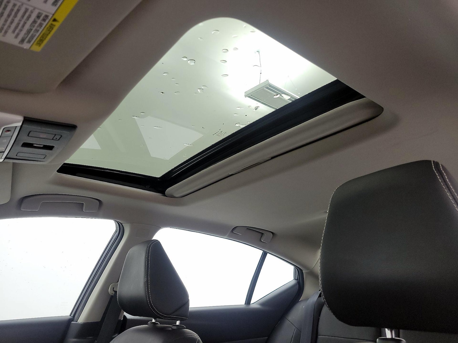 Sunroof(s) & Overhead Airbags