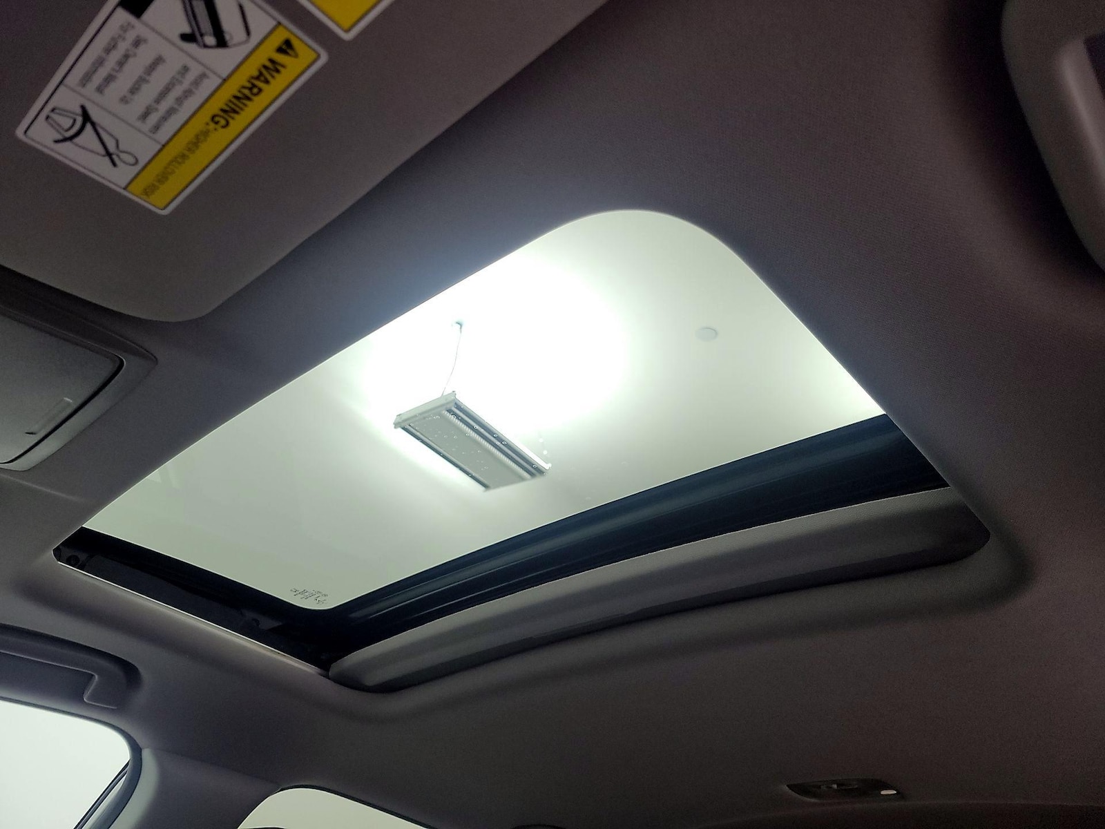 Sunroof(s) & Overhead Airbags