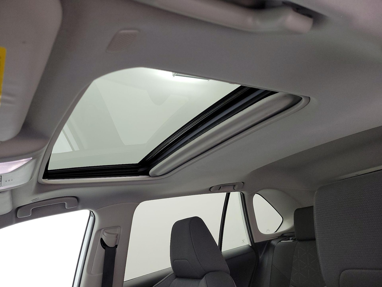 Sunroof(s) & Overhead Airbags
