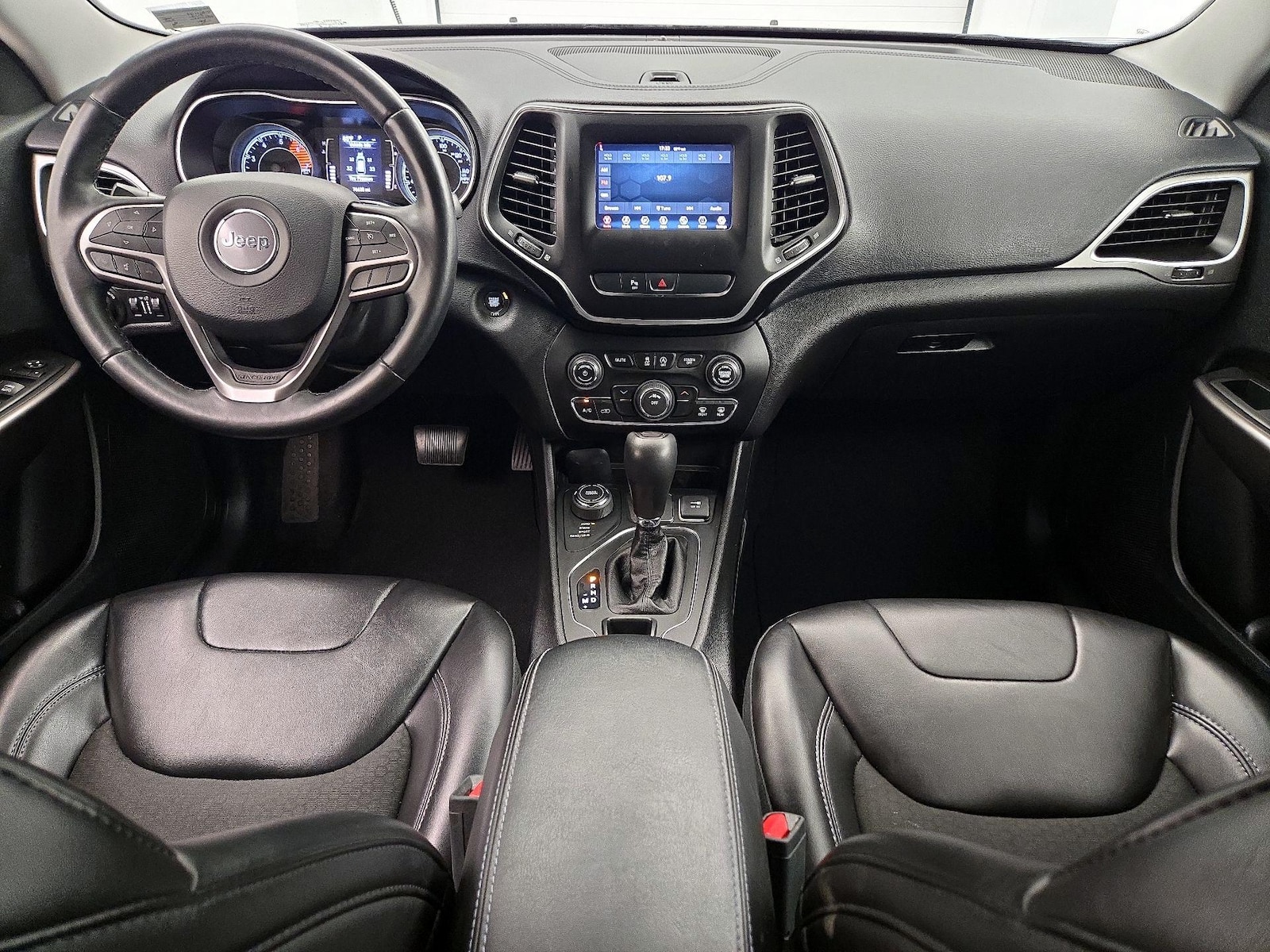 2019 Jeep Cherokee Latitude Plus - Photo 10
