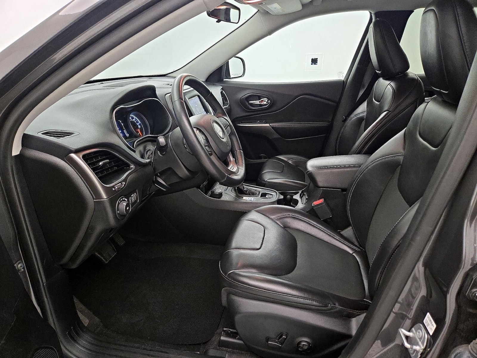 2019 Jeep Cherokee Latitude Plus - Photo 12