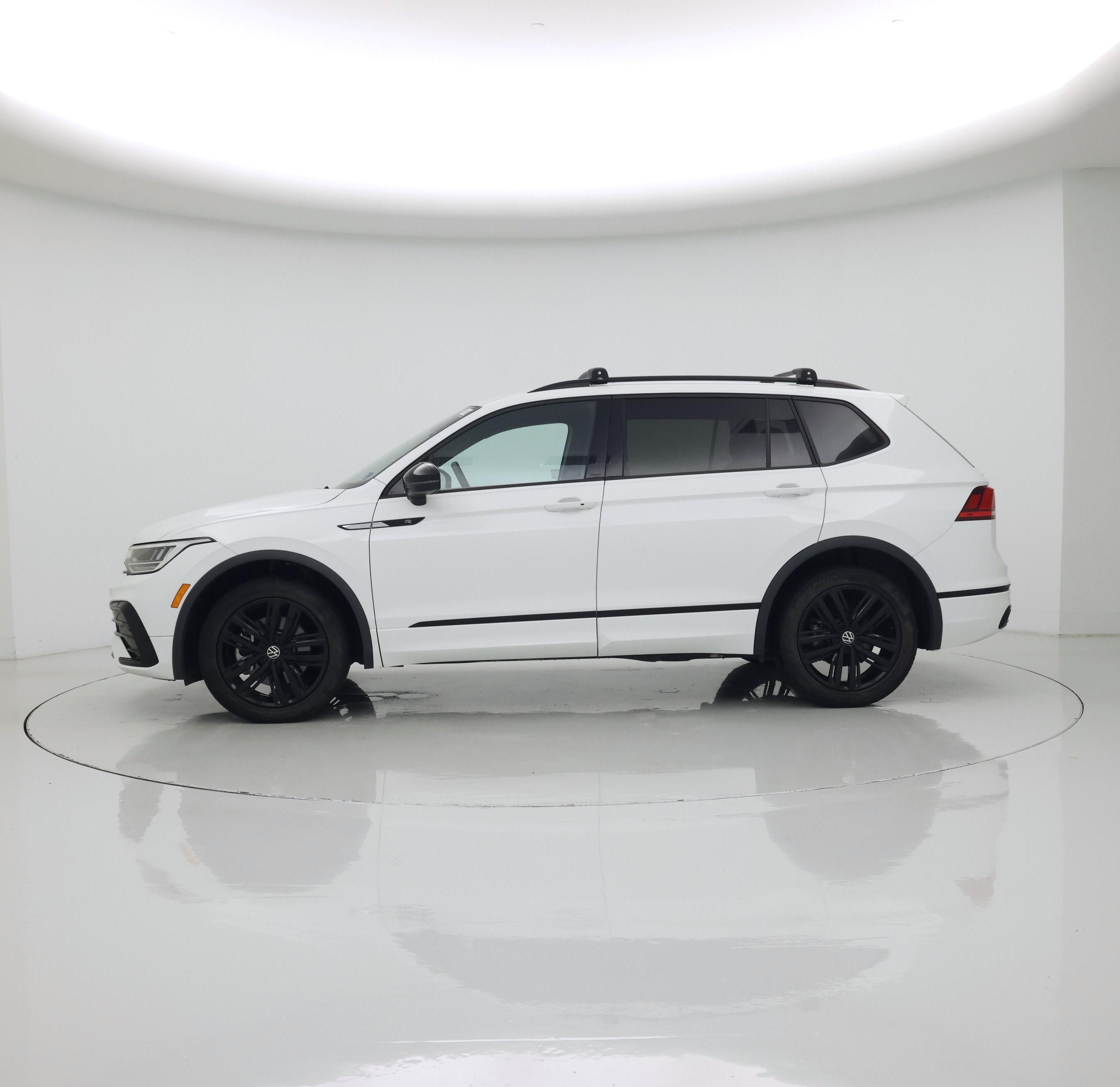 Thumbnail: 2022 Volkswagen Tiguan - 3