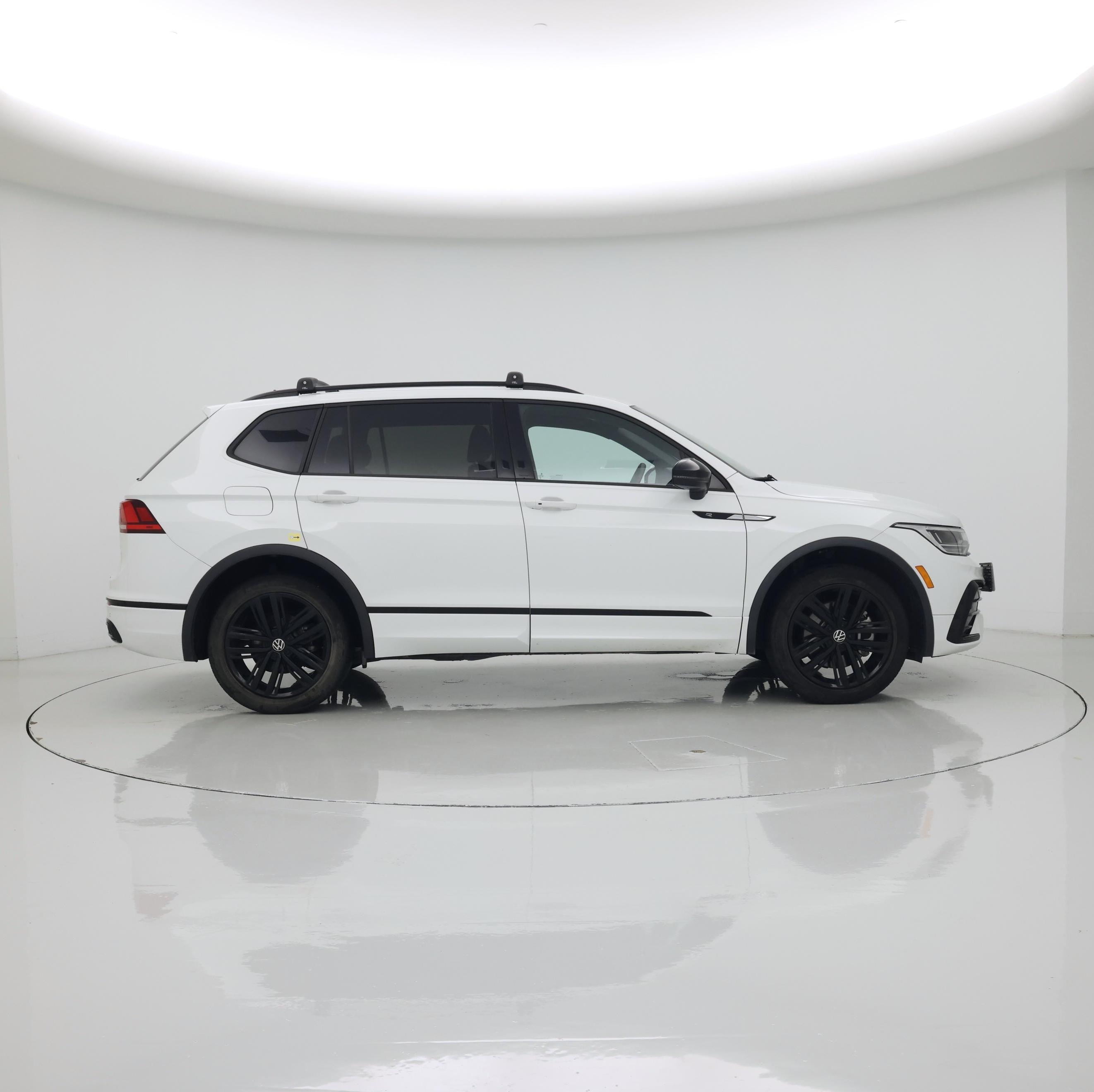 Thumbnail: 2022 Volkswagen Tiguan - 7