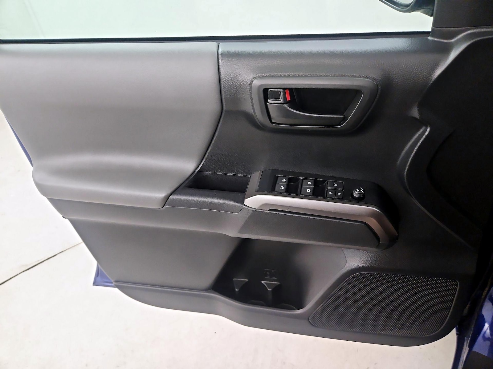 2023 Toyota Tacoma SR5 - Photo 13
