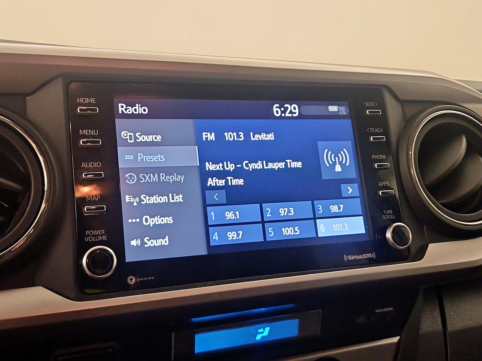 2023 Toyota Tacoma SR5 - Photo 16