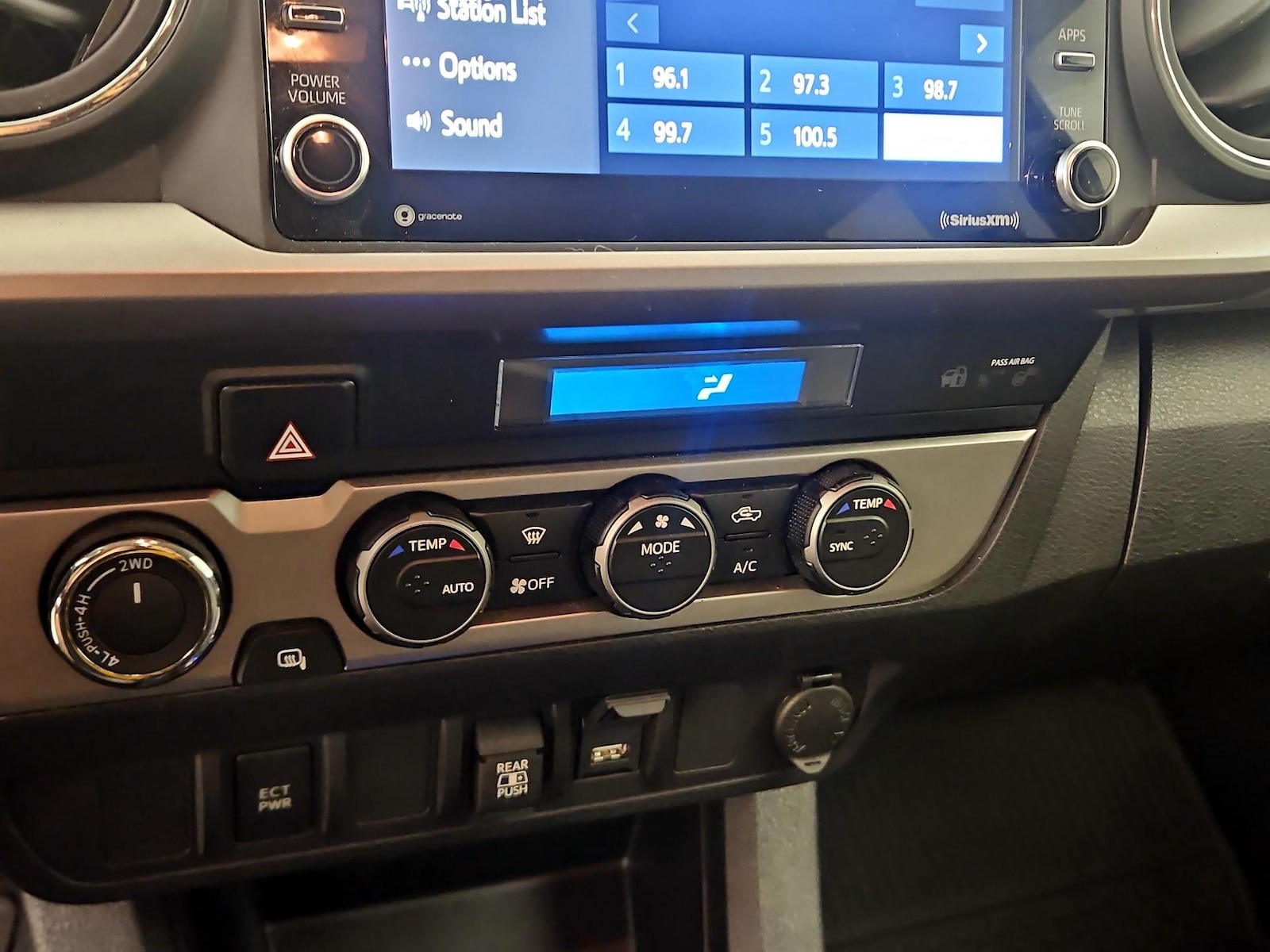 2023 Toyota Tacoma SR5 - Photo 17
