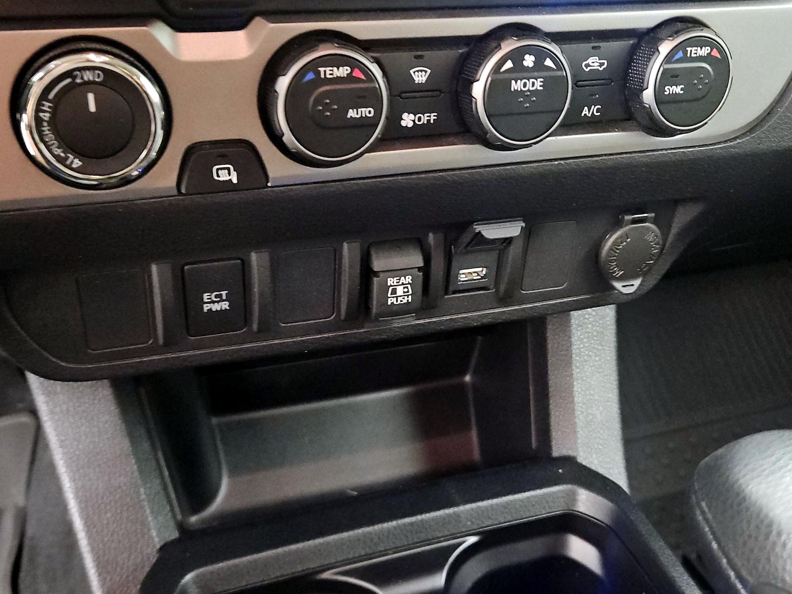 2023 Toyota Tacoma SR5 - Photo 19