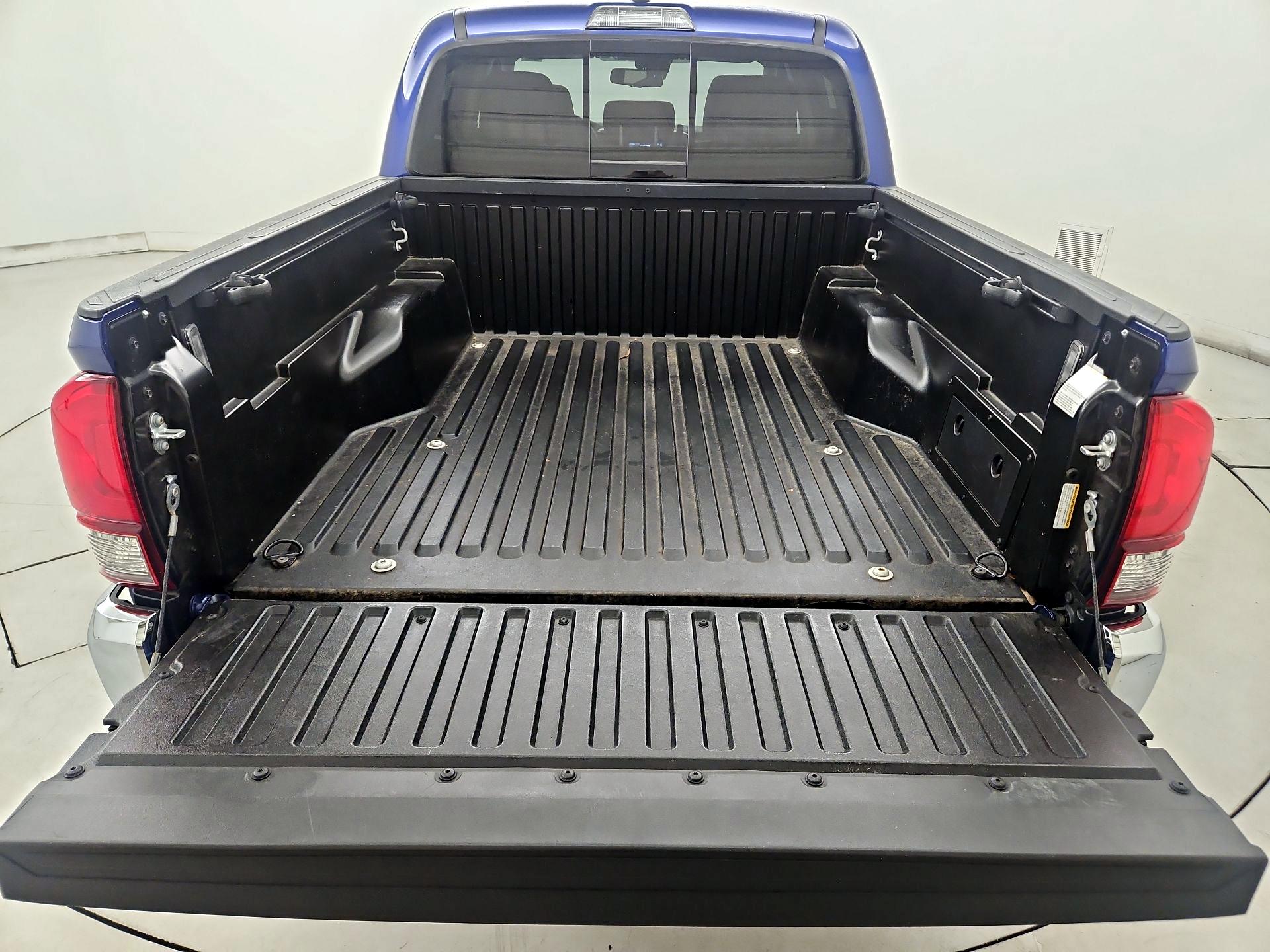 Thumbnail: 2023 Toyota Tacoma - 20