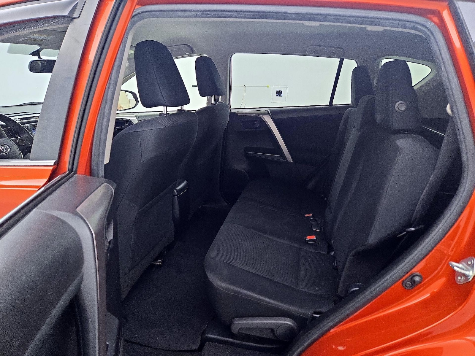 2016 Toyota RAV4 LE - Photo 20