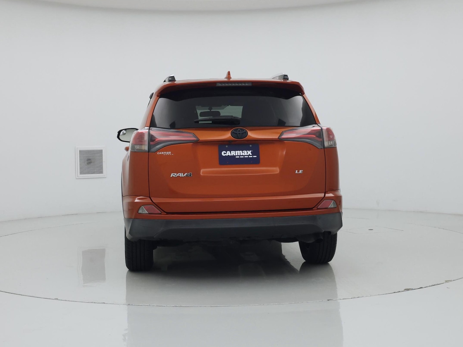 2016 Toyota RAV4 LE - Photo 7