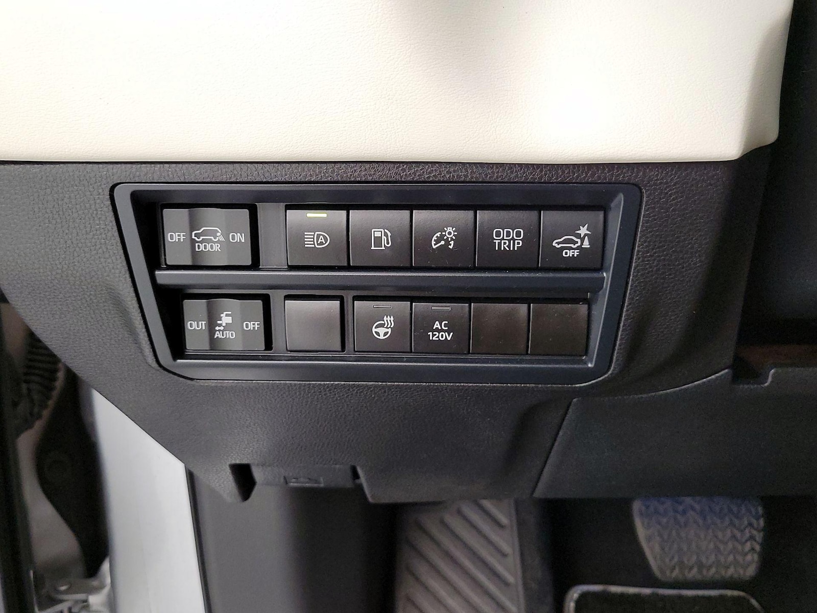 2024 Toyota Sequoia Capstone - Photo 14