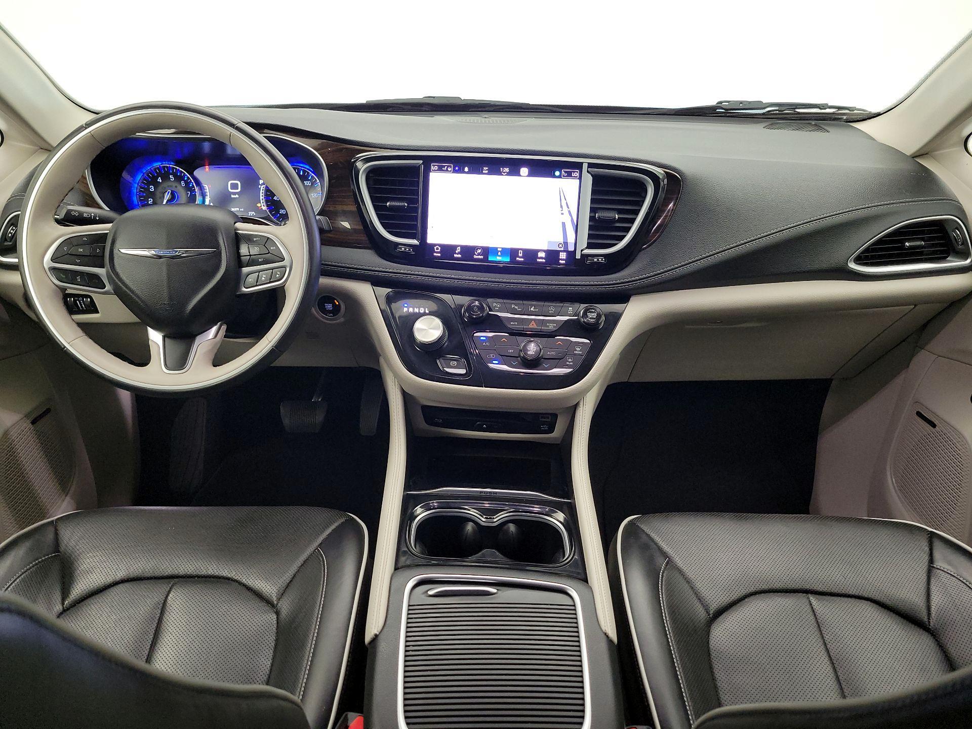 Thumbnail: 2021 Chrysler Pacifica - 9