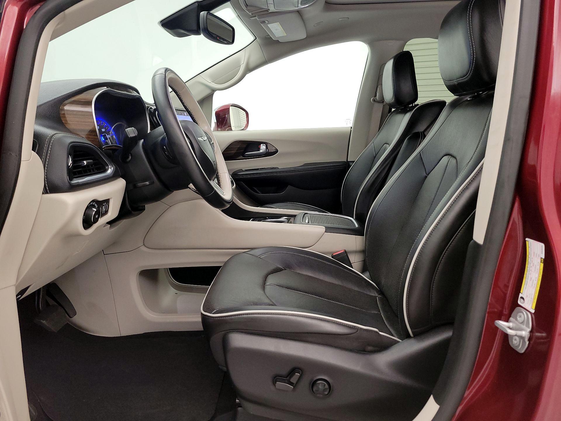 Thumbnail: 2021 Chrysler Pacifica - 11