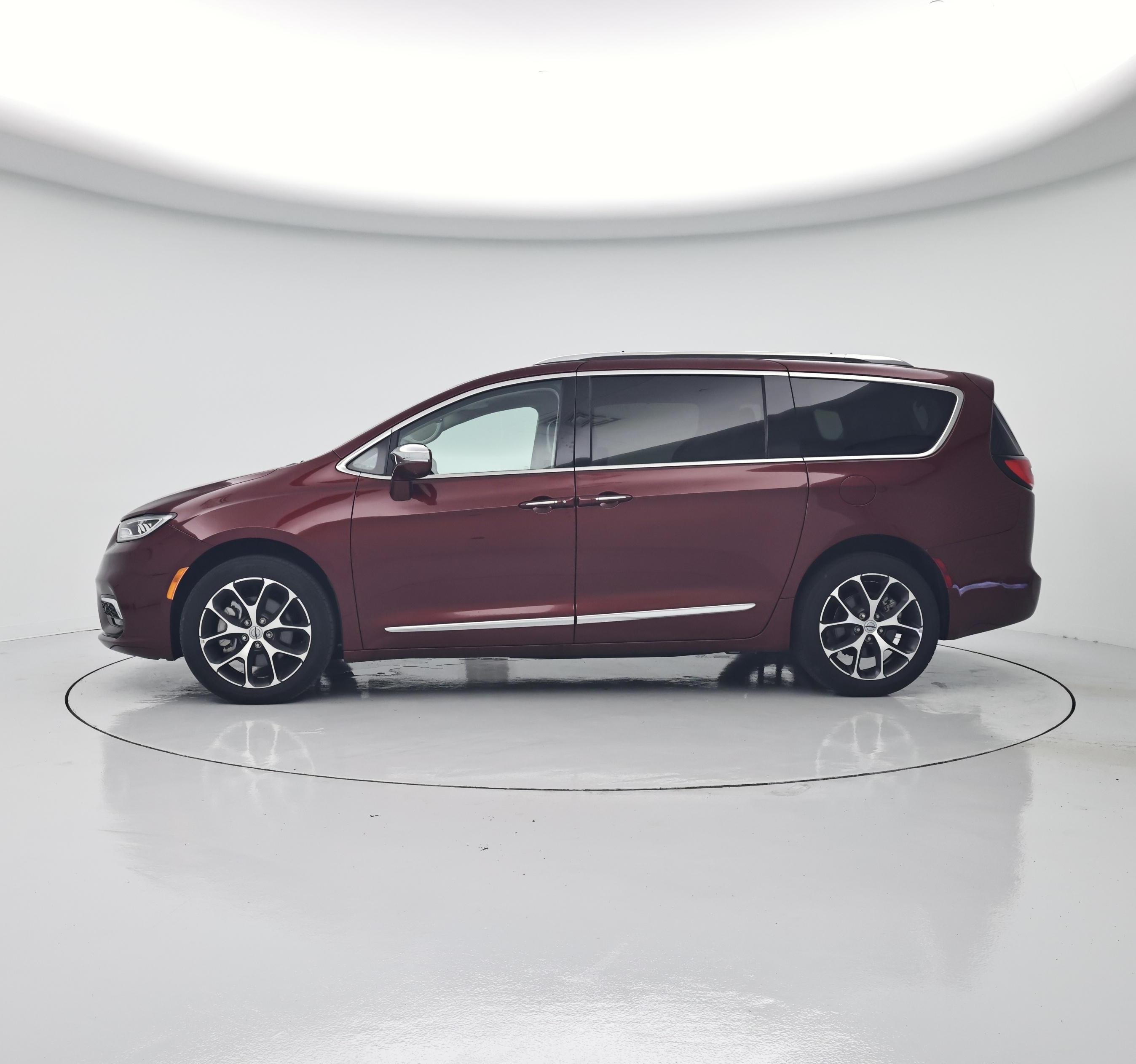 Thumbnail: 2021 Chrysler Pacifica - 3