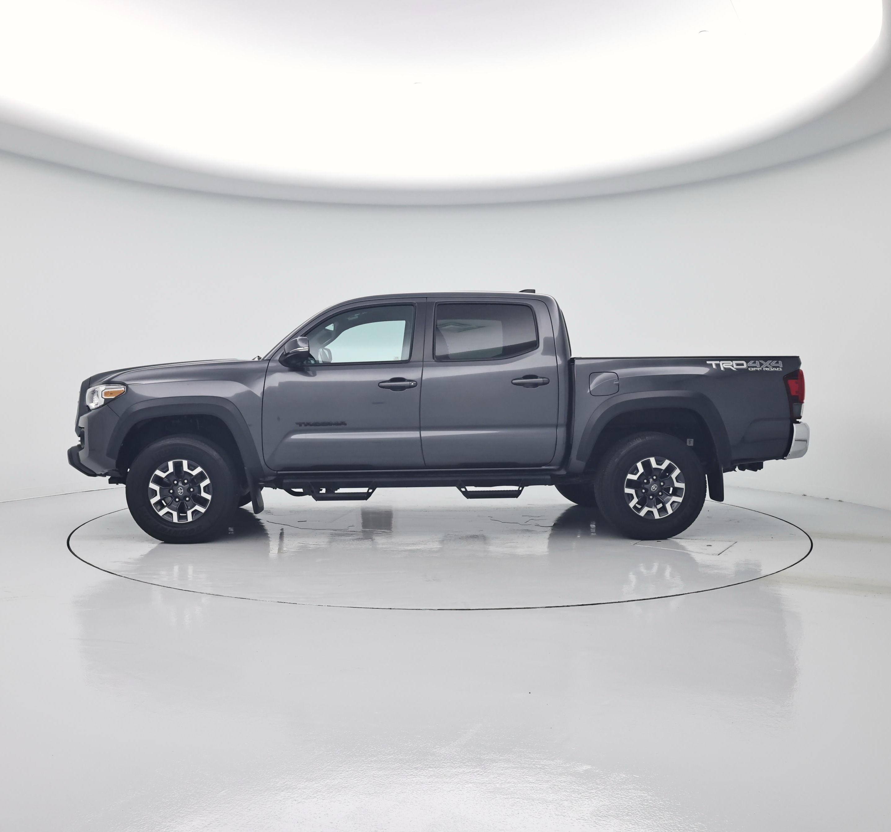 Thumbnail: 2021 Toyota Tacoma - 3