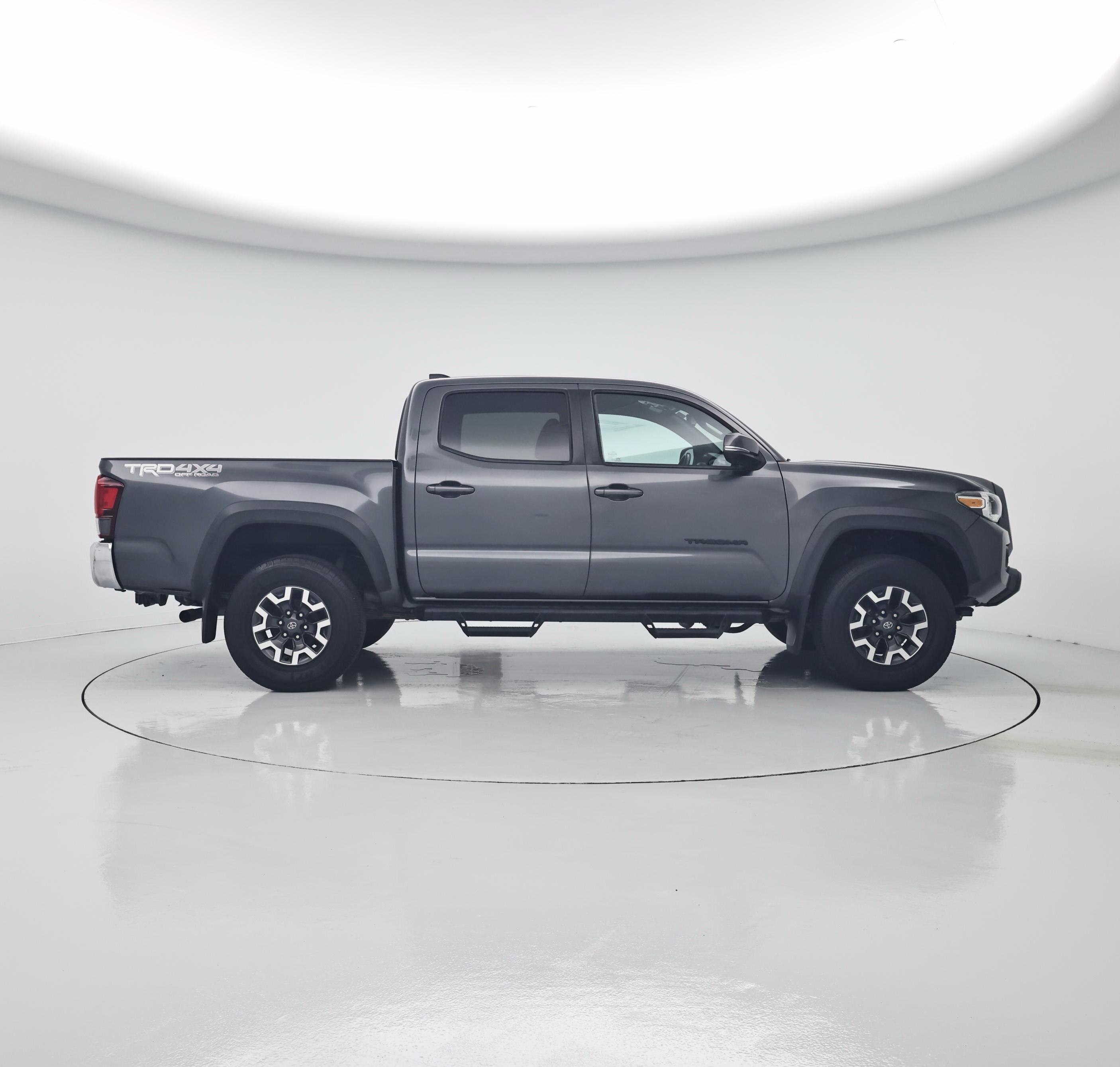 Thumbnail: 2021 Toyota Tacoma - 7