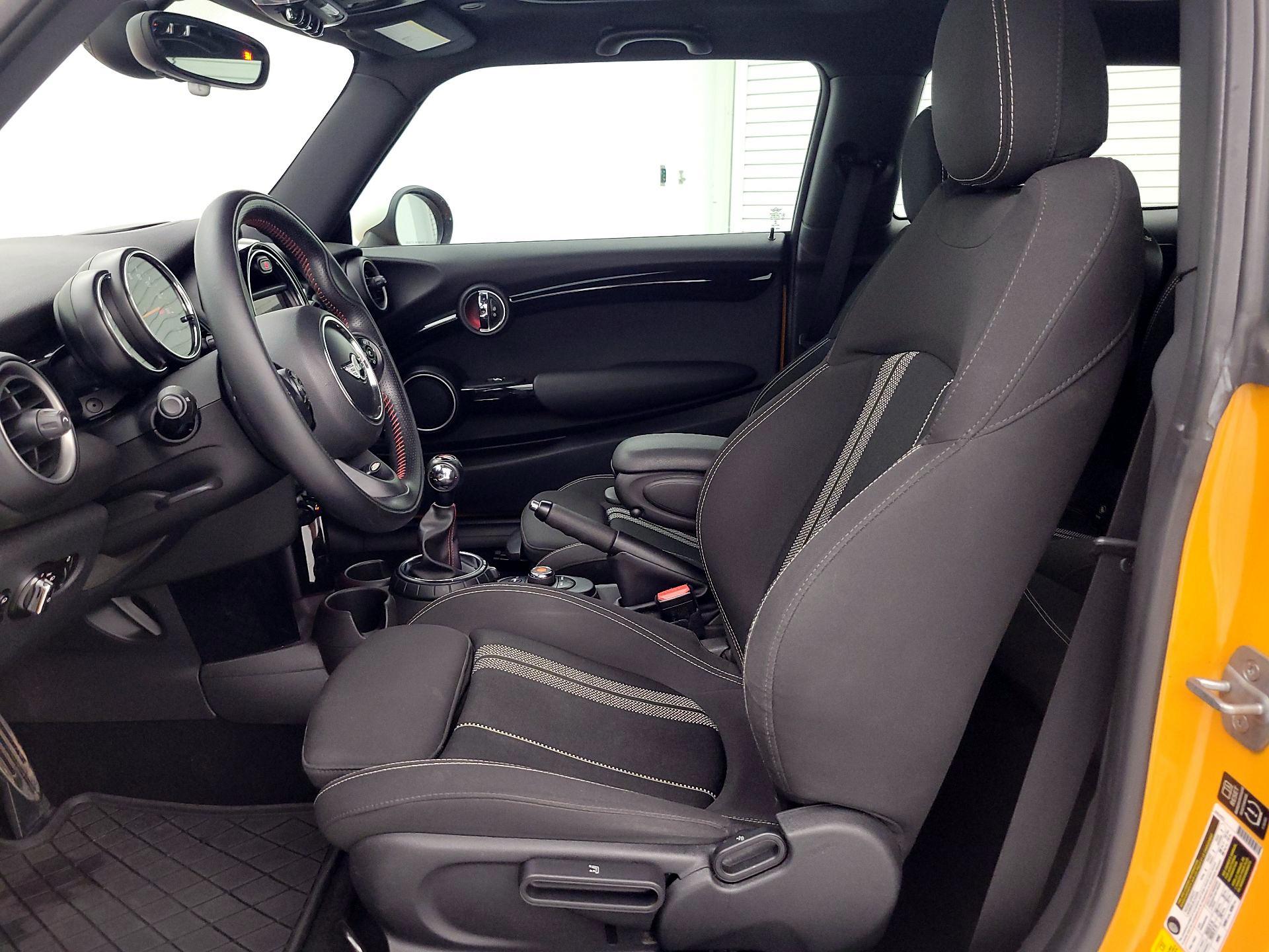 Thumbnail: 2015 MINI Cooper Hardtop - 11