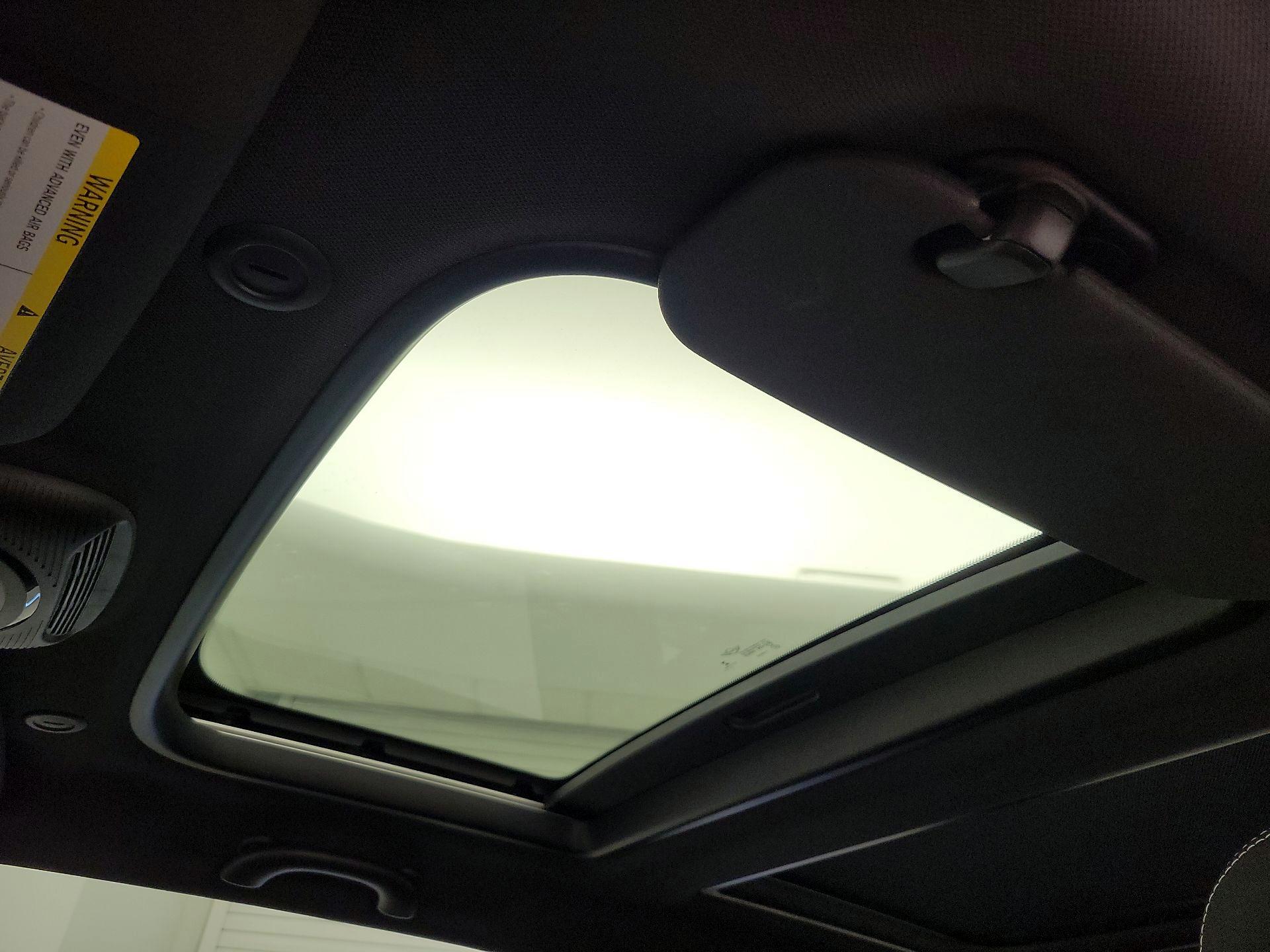 Thumbnail: 2015 MINI Cooper Hardtop - 18