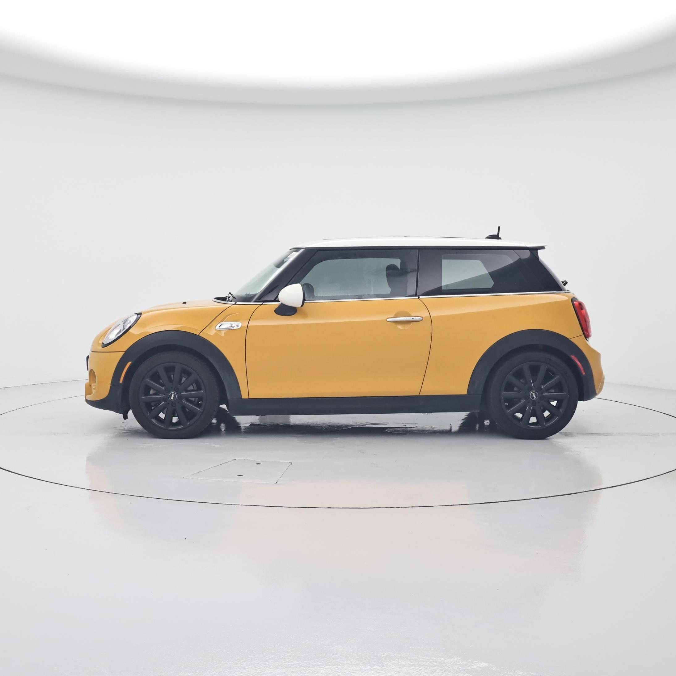 Thumbnail: 2015 MINI Cooper Hardtop - 3