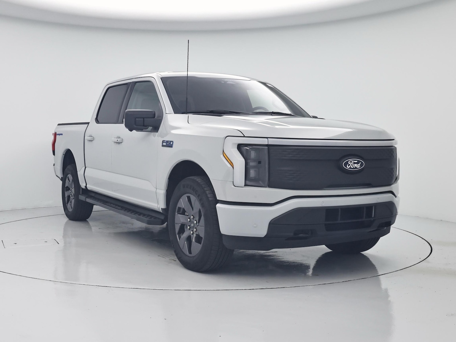 2024 Ford F-150 Lightning Flash - Photo 2