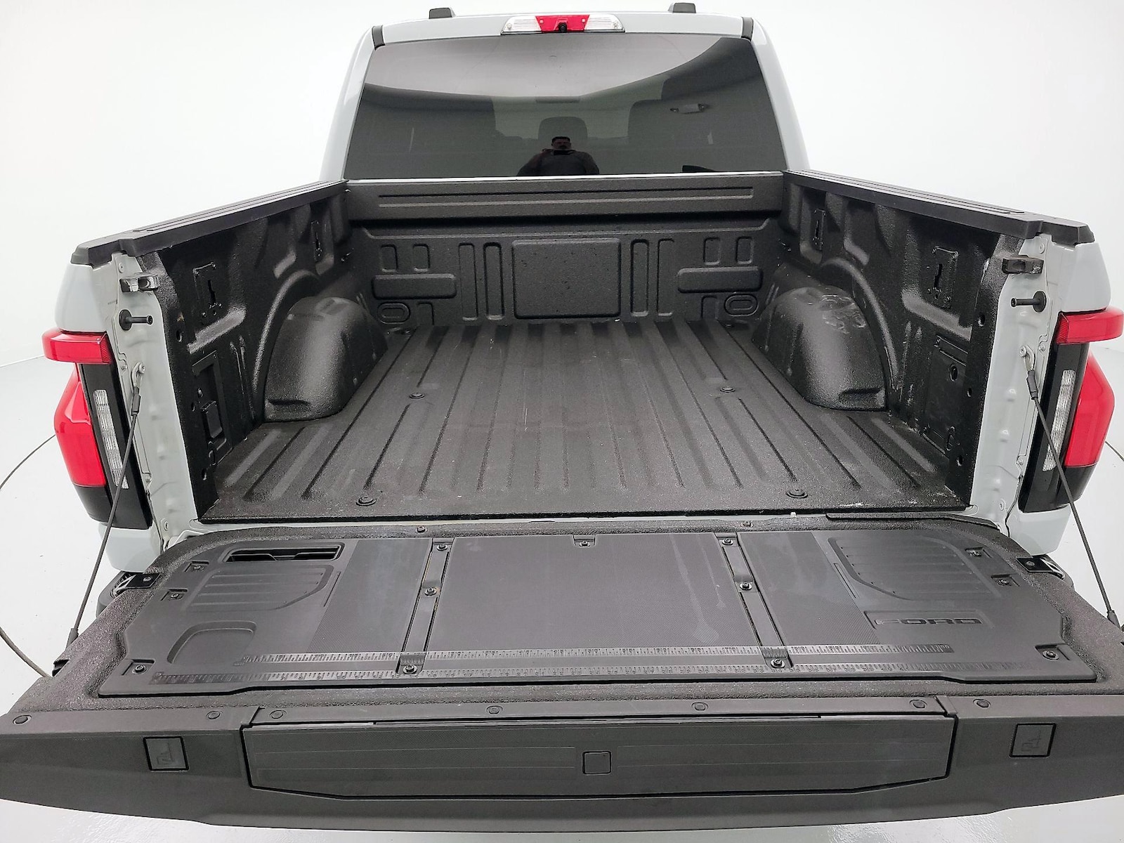 2024 Ford F-150 Lightning Flash - Photo 23