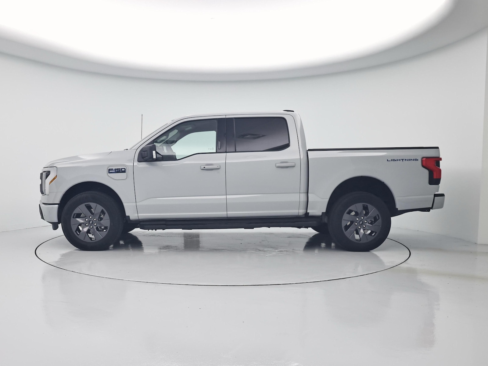 2024 Ford F-150 Lightning Flash - Photo 4