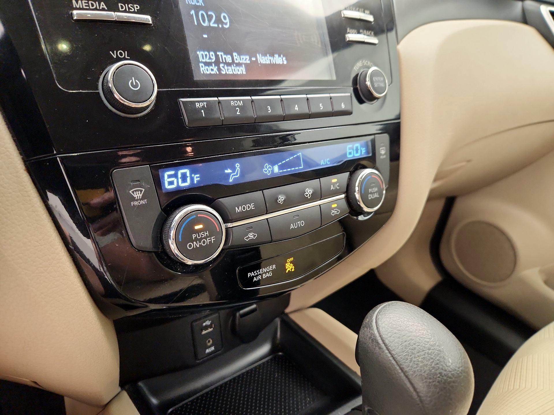 Thumbnail: 2016 Nissan Rogue - 16