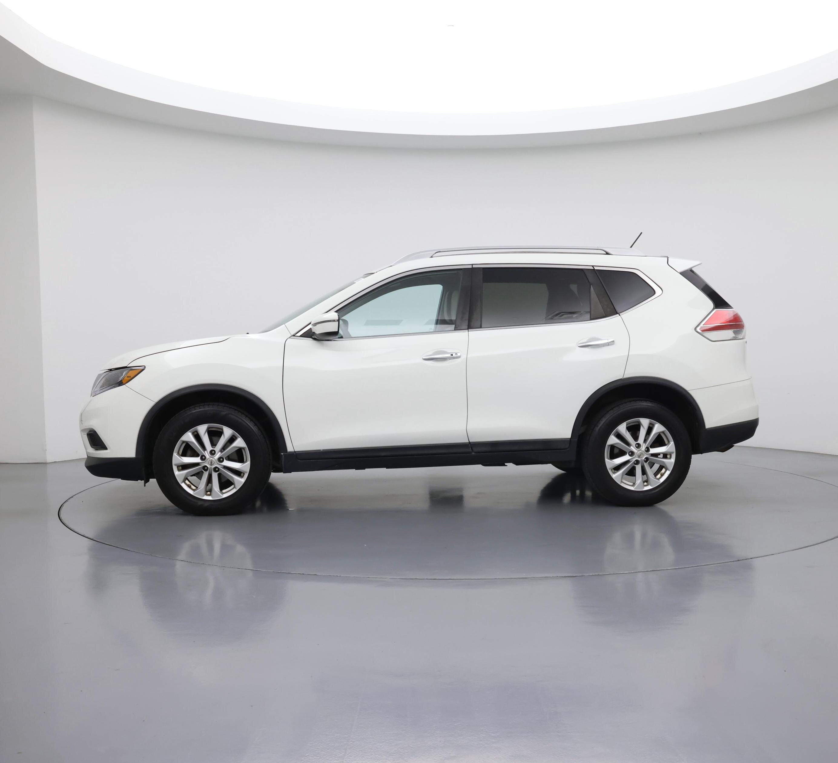 Thumbnail: 2016 Nissan Rogue - 3