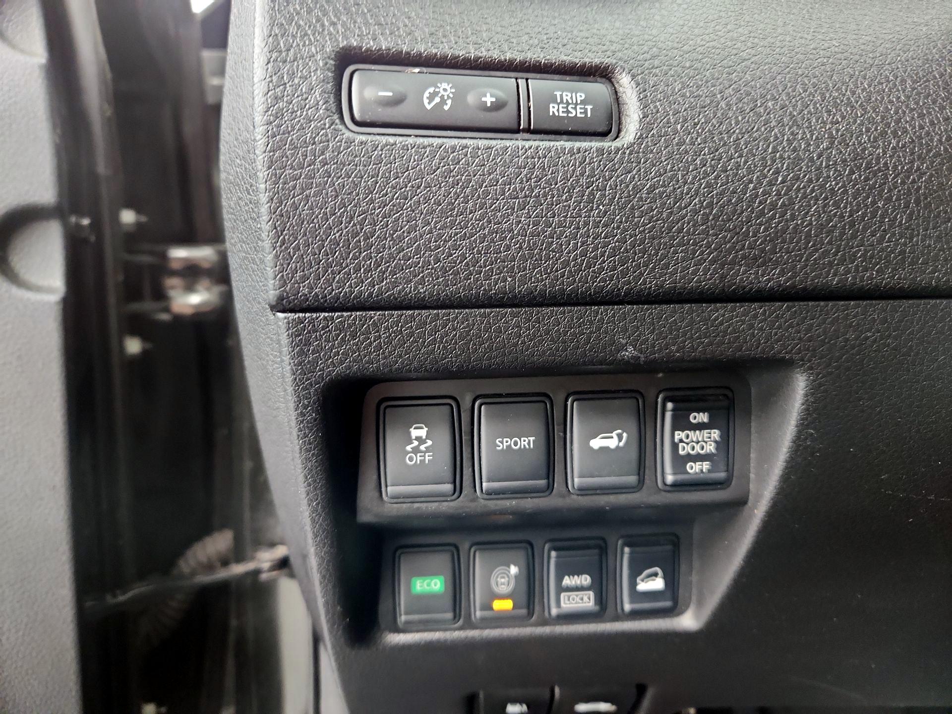 Thumbnail: 2015 Nissan Rogue - 13