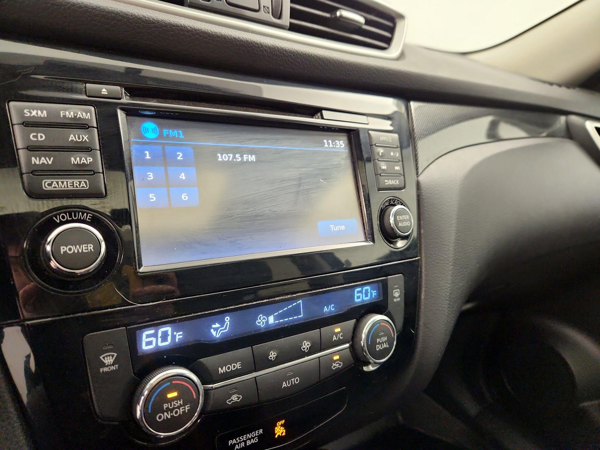 Thumbnail: 2015 Nissan Rogue - 16