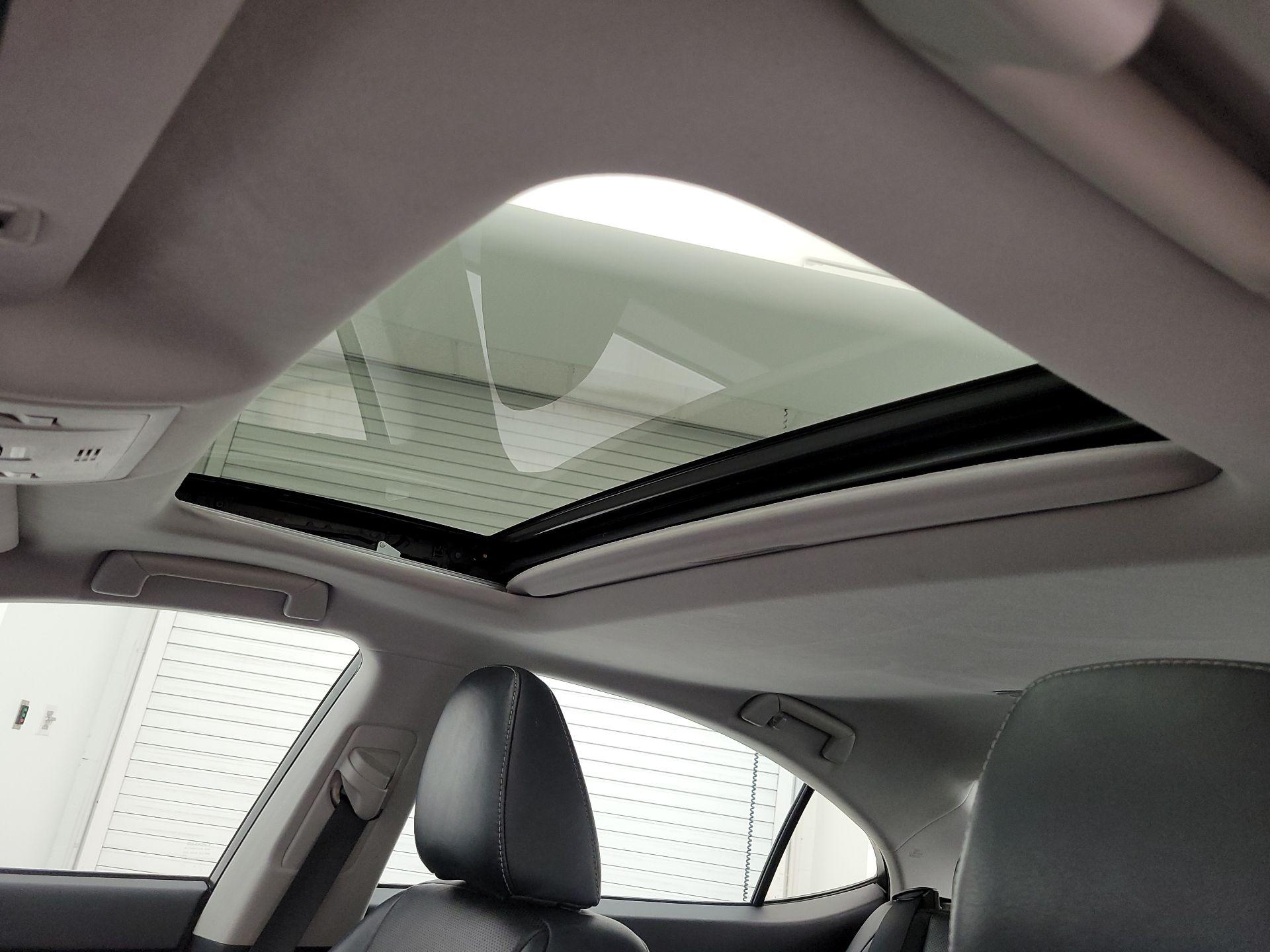 Thumbnail: 2016 Lexus ES - 20