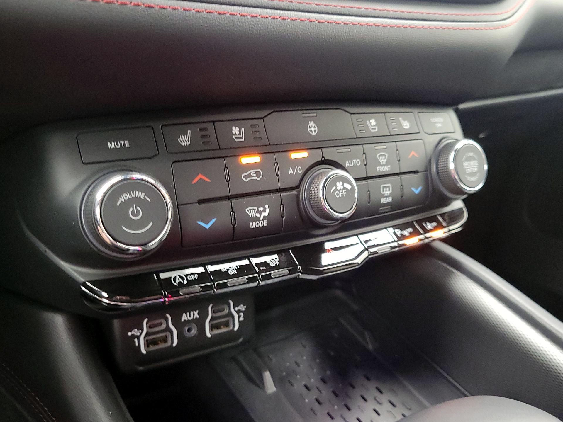 Thumbnail: 2025 Dodge Durango - 17
