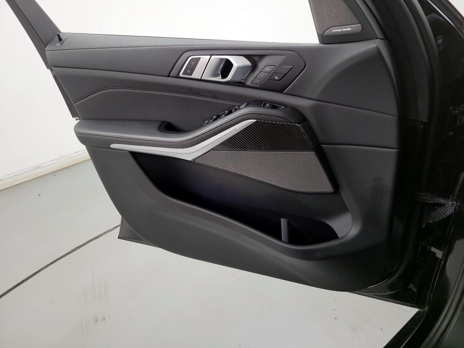 Thumbnail: 2022 BMW X5 - 12